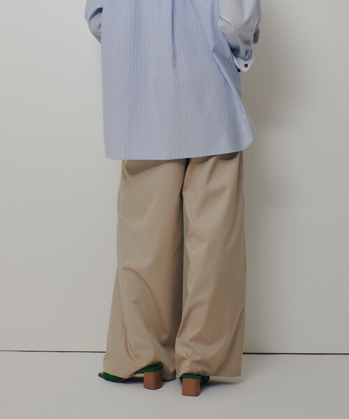 allureville(アルアバイル)の「サテンストレッチベルテッドパンツ(その他パンツ・レディース・ネイビー/ベージュ・2/1)」の9枚目の写真