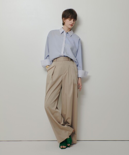 allureville(アルアバイル)の「サテンストレッチベルテッドパンツ(その他パンツ・レディース・ネイビー/ベージュ・2/1)」の10枚目の写真