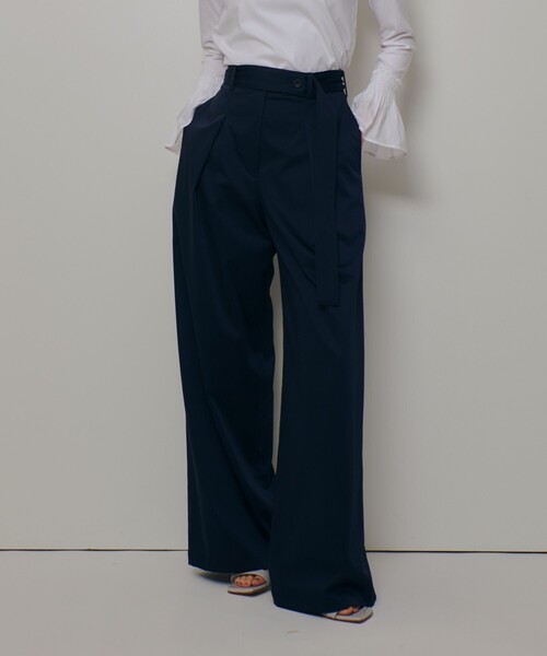allureville(アルアバイル)の「サテンストレッチベルテッドパンツ(その他パンツ・レディース・ネイビー/ベージュ・2/1)」の18枚目の写真