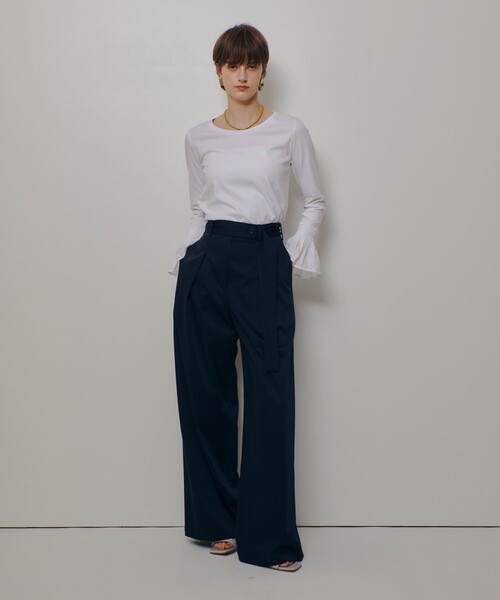allureville(アルアバイル)の「サテンストレッチベルテッドパンツ(その他パンツ・レディース・ネイビー/ベージュ・2/1)」の21枚目の写真