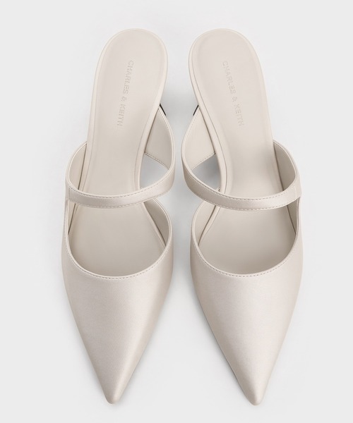 CHARLES & KEITH（チャールズ & キース）の「Vada ワーダ アシメトリック スカルプチュアルヒールパンプス（パンプス・レディース・ホワイト/ブラック/アイボリー・23.5cm/23cm/22.5cm/25cm/24.5cm）」の10枚目の写真