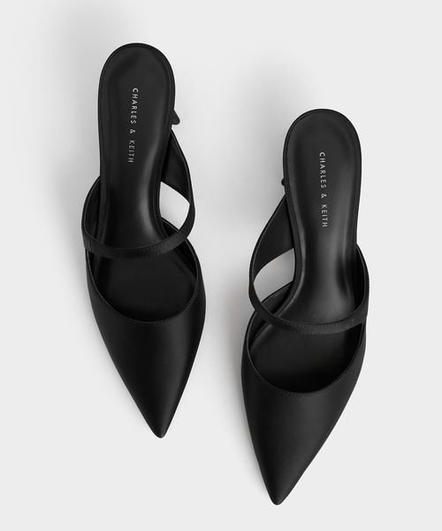CHARLES & KEITH（チャールズ & キース）の「Vada ワーダ アシメトリック スカルプチュアルヒールパンプス（パンプス・レディース・ホワイト/ブラック/アイボリー・23.5cm/23cm/22.5cm/25cm/24.5cm）」の6枚目の写真