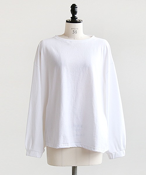 SOLAMONAT(ソラモナ)の「サラリト天竺ボリュームスリーブプルオーバー(Tシャツ/カットソー・レディース・ブラック/ホワイト・FREE)」の5枚目の写真