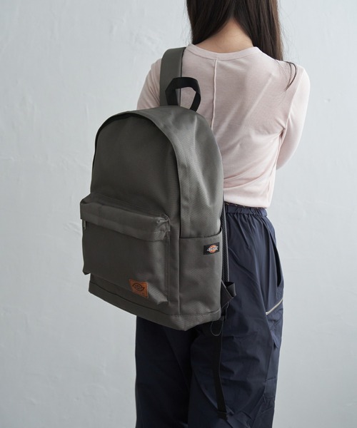 ikka（イッカ）の「Dickies ディッキーズ 撥水バックパック（バックパック/リュック・メンズ・ブラック/チャコール・FREE）」の8枚目の写真