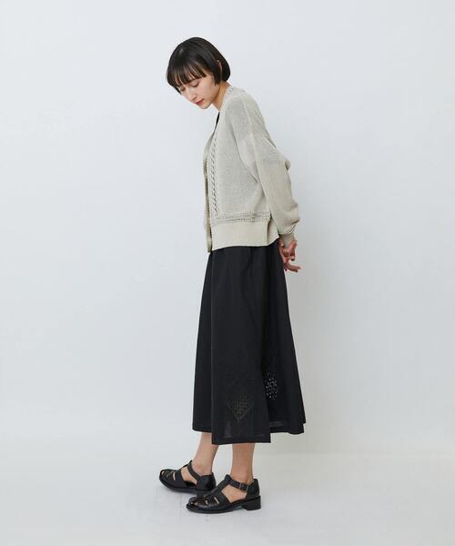 LOISIR(ロワズィール)の「エステル和紙透かし柄カーディガン(カーディガン/ボレロ・レディース・ベージュ/ネイビー・FREE)」の17枚目の写真