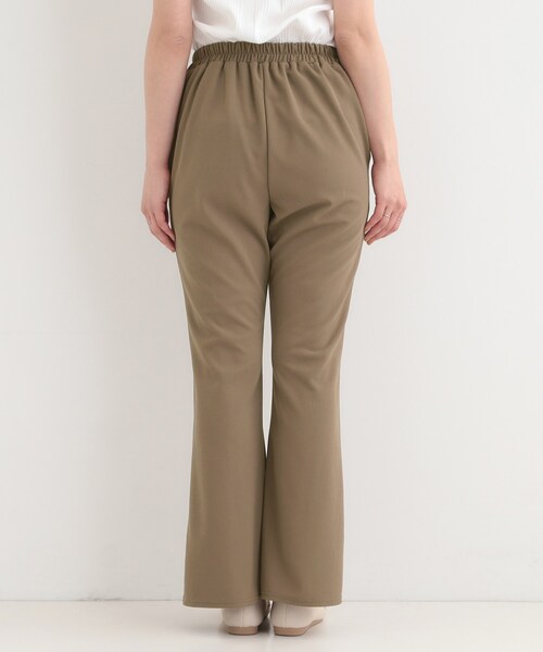 SHOO・LA・RUE(シューラルー)の「【洗濯機可】美脚見えが叶う のびのびストレッチフレアパンツ(その他パンツ・レディース・ブラウン系/ブラック・03/02)」の13枚目の写真