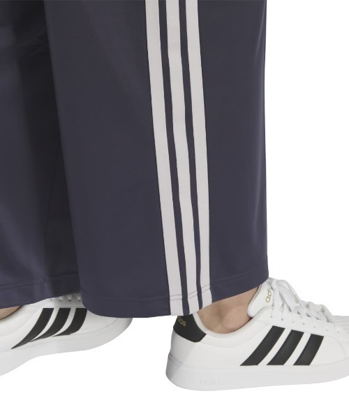 adidas（アディダス）の「アディダス adidas トリコット ルーズフィット ストレートレッグ オープンヘムパンツ（その他パンツ・レディース・ブラック/ベージュ/ネイビー・S/M/L/XL）」の15枚目の写真