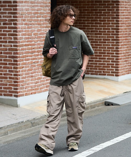 ragged mountain(ラギットマウンテン)の「【RAGGED MOUNTAIN/ラギットマウンテン】【驚きの軽さ・エアライト】BARTLETT/バートレット オーバーサイズ ポケットTシャツ ストレッチ・速乾 涼しい・ベタつかない 吸汗(Tシャツ/カットソー・メンズ・ブラック/チャコールグレー/カーキ/ネイビー・X-LARGE/MEDIUM/LARGE)」の21枚目の写真