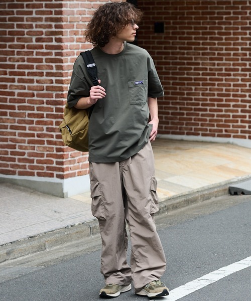 ragged mountain(ラギットマウンテン)の「【RAGGED MOUNTAIN/ラギットマウンテン】【驚きの軽さ・エアライト】BARTLETT/バートレット オーバーサイズ ポケットTシャツ ストレッチ・速乾 涼しい・ベタつかない 吸汗(Tシャツ/カットソー・メンズ・ブラック/チャコールグレー/カーキ/ネイビー・X-LARGE/MEDIUM/LARGE)」の22枚目の写真