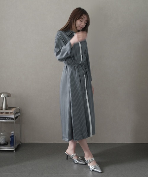 LAFFMO(ラフモ)の「ピンストライプロングシャツワンピース(ワンピース・レディース・ブラック/グレー・F)」の17枚目の写真