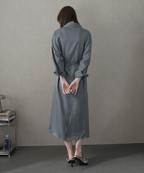 LAFFMO(ラフモ)の「ピンストライプロングシャツワンピース(ワンピース・レディース・ブラック/グレー・F)」の19枚目の写真