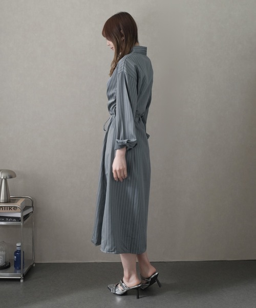 LAFFMO(ラフモ)の「ピンストライプロングシャツワンピース(ワンピース・レディース・ブラック/グレー・F)」の20枚目の写真