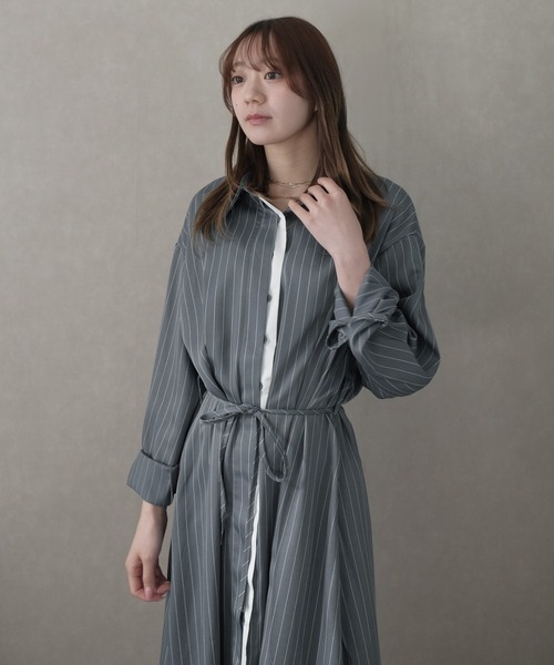 LAFFMO(ラフモ)の「ピンストライプロングシャツワンピース(ワンピース・レディース・ブラック/グレー・F)」の22枚目の写真