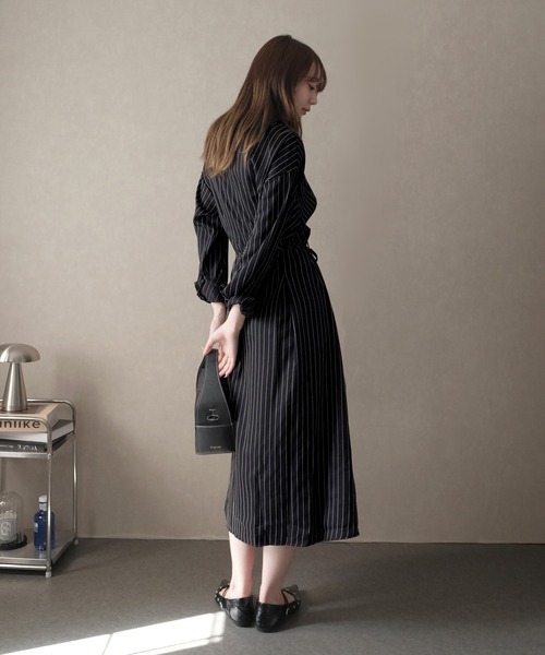 LAFFMO(ラフモ)の「ピンストライプロングシャツワンピース(ワンピース・レディース・ブラック/グレー・F)」の12枚目の写真