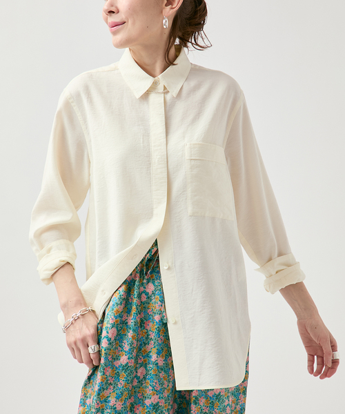 VERMEIL par iena（ヴェルメイユパーイエナ）の「Airy Over シャツ（シャツ/ブラウス・レディース・ホワイト/チャコールグレー・FREE）」の2枚目の写真