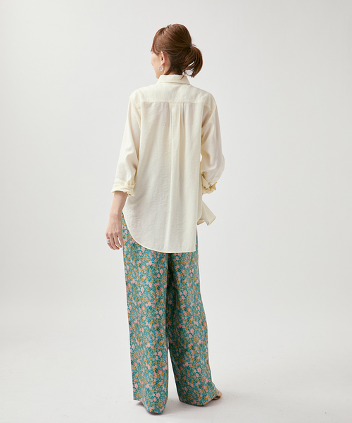 VERMEIL par iena（ヴェルメイユパーイエナ）の「Airy Over シャツ（シャツ/ブラウス・レディース・ホワイト/チャコールグレー・FREE）」の8枚目の写真