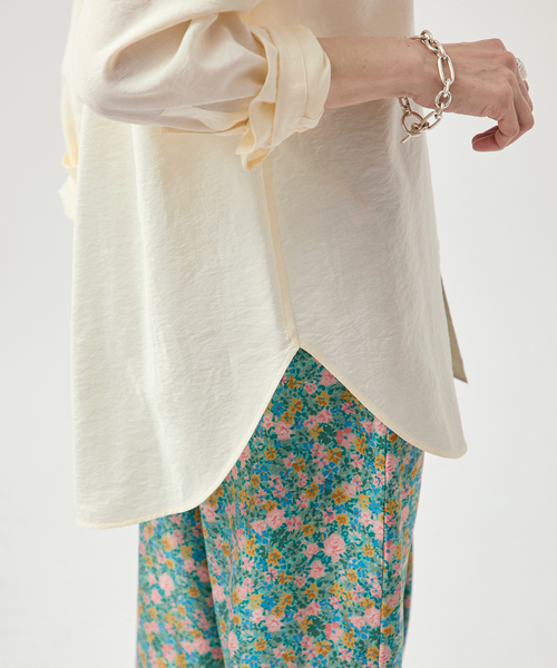 VERMEIL par iena（ヴェルメイユパーイエナ）の「Airy Over シャツ（シャツ/ブラウス・レディース・ホワイト/チャコールグレー・FREE）」の14枚目の写真