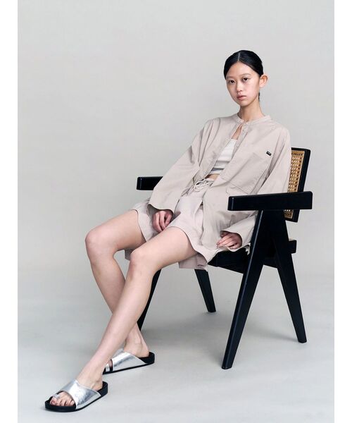 UN3D.（アンスリード）の「ASYMMETRY WAVE SANDAL / アシンメトリーウェーブサンダル（サンダル・レディース・シルバー/ブラック・36/38/37）」の16枚目の写真