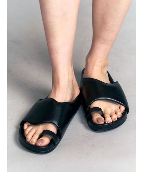 UN3D.（アンスリード）の「ASYMMETRY WAVE SANDAL / アシンメトリーウェーブサンダル（サンダル・レディース・シルバー/ブラック・36/38/37）」の17枚目の写真