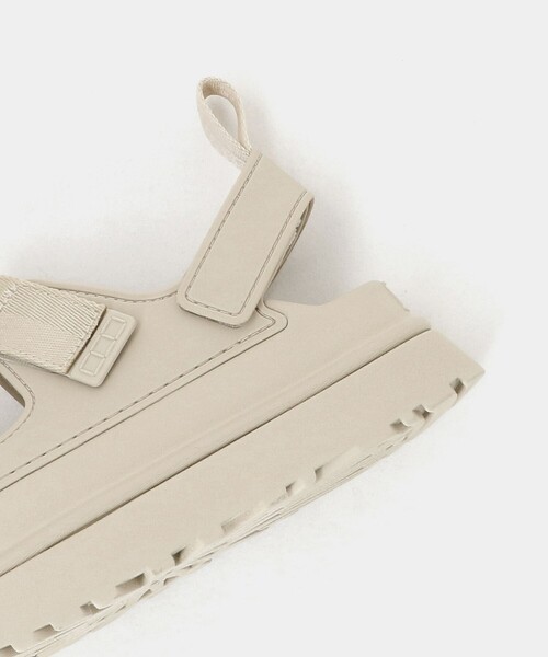 UGG(アグ)の「<UGG>ゴールデングロウ サンダル(サンダル・レディース・ナチュラル/ブラック・5/7/6/8)」の12枚目の写真