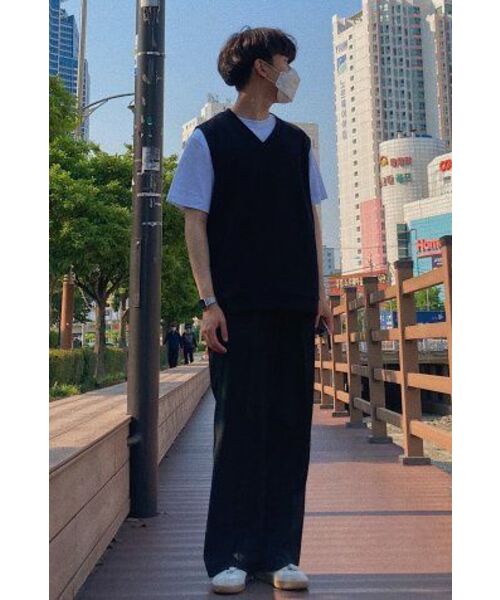 LETTERCOMO(レテルコモ)の「ミニマルVネックニットベストブラック(ベスト・レディース・その他・MEDIUM/LARGE)」の20枚目の写真