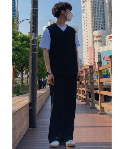 LETTERCOMO(レテルコモ)の「ミニマルVネックニットベストブラック(ベスト・レディース・その他・MEDIUM/LARGE)」の19枚目の写真