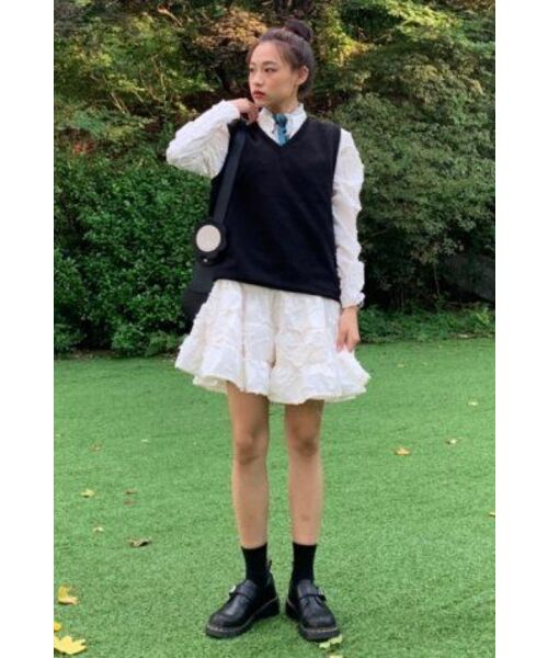 LETTERCOMO(レテルコモ)の「ミニマルVネックニットベストブラック(ベスト・レディース・その他・MEDIUM/LARGE)」の18枚目の写真