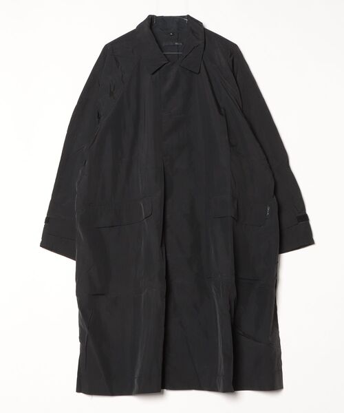 COMMON WARE(コモンウェアー)の「EM:NoiR コート 撥水 耐光 ポケッタブル pocketable coat(ステンカラーコート・レディース・ブラック・MEDIUM)」の1枚目の写真