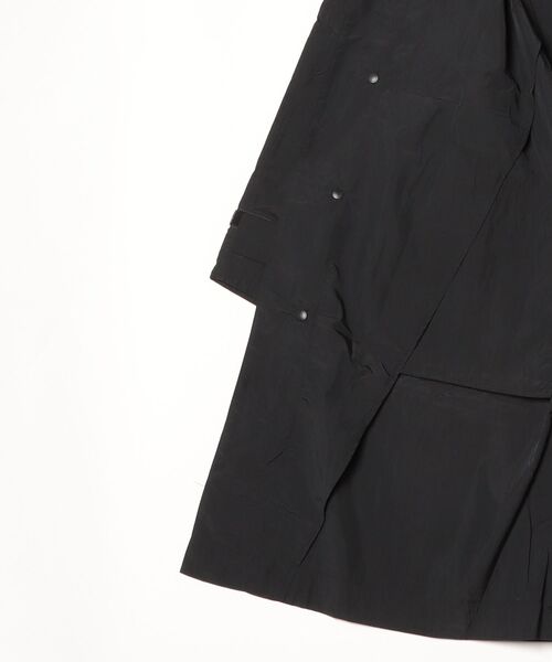 COMMON WARE(コモンウェアー)の「EM:NoiR コート 撥水 耐光 ポケッタブル pocketable coat(ステンカラーコート・レディース・ブラック・MEDIUM)」の2枚目の写真