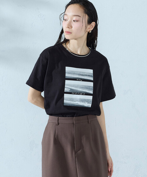 COMME CA ISM（コムサイズム）の「フォトプリント Tシャツ（Tシャツ/カットソー・レディース・アイボリー/ブラック/杢グレー/ネイビー・SMALL/MEDIUM/LARGE）」の22枚目の写真