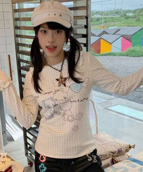 AsheKsha（アシクシャ）の「修身長袖Tシャツ（シャツ/ブラウス・レディース・ホワイト・M）」の11枚目の写真