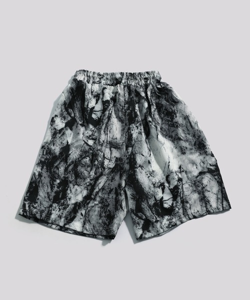 TOBEE(トゥビー)の「【TOBEE】ビッグシルエット半袖シャツ+ショートパンツ 総柄 アロハシャツ セットアップ(シャツ/ブラウス・メンズ・ホワイト/ブラック系その他/ブラック系その他2/グリーン/ブラック/ブルー・MEDIUM/LARGE/X-LARGE)」の16枚目の写真