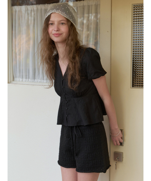 RE_L(リエル)の「Feria cotton v blouse (black)(シャツ/ブラウス・レディース・その他・SMALL/MEDIUM)」の3枚目の写真