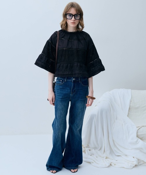 flaeu(フラユ)の「Cut Lace Bell Sleeve Blouse(シャツ/ブラウス・レディース・ホワイト/ブラック・FREE)」の11枚目の写真