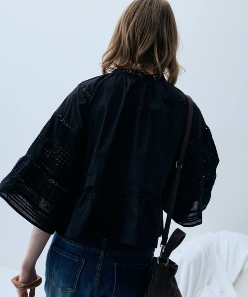 flaeu(フラユ)の「Cut Lace Bell Sleeve Blouse(シャツ/ブラウス・レディース・ホワイト/ブラック・FREE)」の9枚目の写真