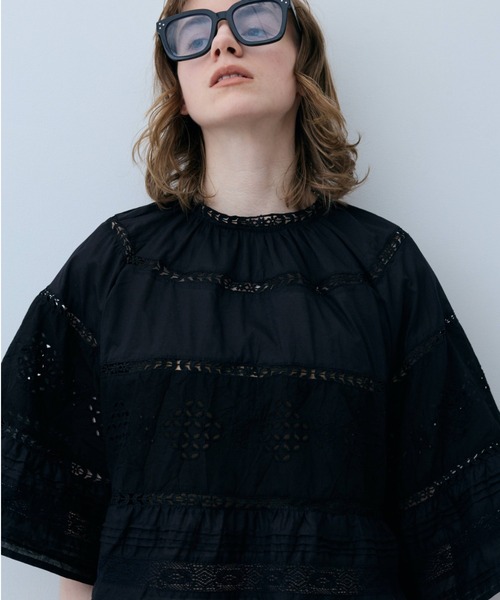 flaeu(フラユ)の「Cut Lace Bell Sleeve Blouse(シャツ/ブラウス・レディース・ホワイト/ブラック・FREE)」の10枚目の写真