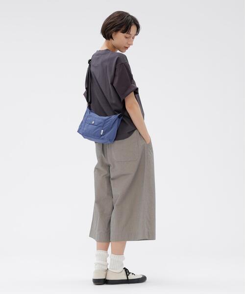 MHL.(エムエイチエル)の「NYLON RIPSTOP(ショルダーバッグ・レディース・ベージュ/ブルー・FREE)」の8枚目の写真