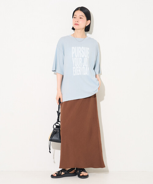 FREAK'S STORE（フリークスストア）の「ピグメント ロゴTシャツ/オーバーサイズTシャツ（Tシャツ/カットソー・レディース・チャコール/ベージュ/サックスブルー・ﾌﾘ-）」の5枚目の写真