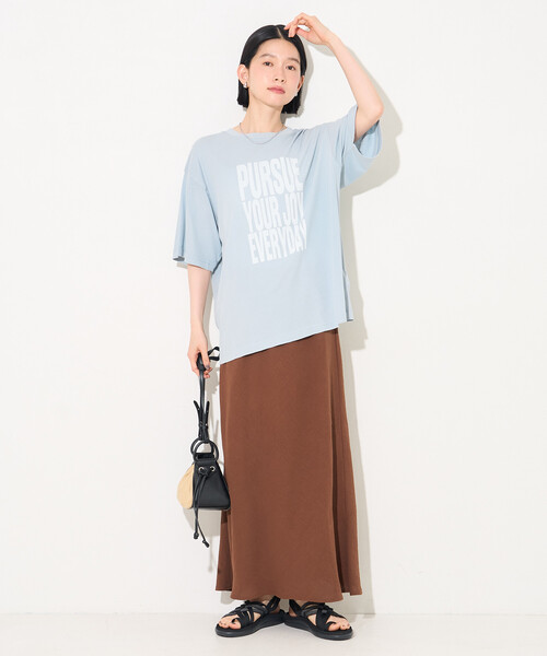 FREAK'S STORE（フリークスストア）の「ピグメント ロゴTシャツ/オーバーサイズTシャツ（Tシャツ/カットソー・レディース・チャコール/ベージュ/サックスブルー・ﾌﾘ-）」の6枚目の写真