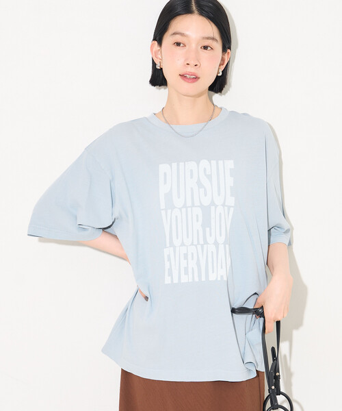 FREAK'S STORE（フリークスストア）の「ピグメント ロゴTシャツ/オーバーサイズTシャツ（Tシャツ/カットソー・レディース・チャコール/ベージュ/サックスブルー・ﾌﾘ-）」の9枚目の写真