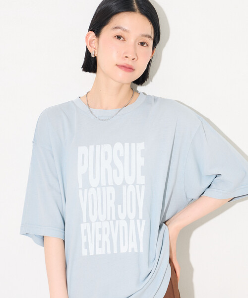 FREAK'S STORE（フリークスストア）の「ピグメント ロゴTシャツ/オーバーサイズTシャツ（Tシャツ/カットソー・レディース・チャコール/ベージュ/サックスブルー・ﾌﾘ-）」の11枚目の写真