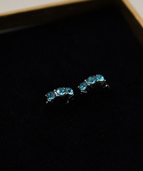 styiro（スタイロ）の「ニッケルフリー シャーベットカラー3連ストーン ミニビジューフープピアス（ピアス（両耳用）・レディース・ブルー/ホワイト/ピンク・FREE）」の8枚目の写真