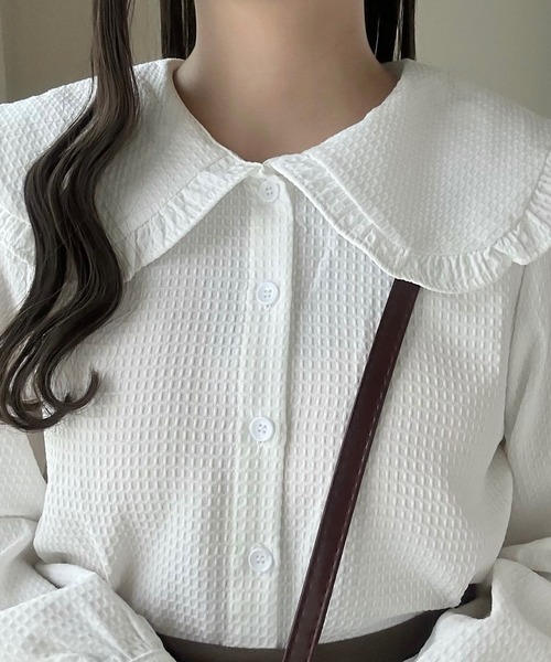 Cham.(チャム)の「着回しビッグカラーブラウス(シャツ/ブラウス・レディース・ホワイト/ベージュ/ライトグリーン/ライトブルー/イエロー/レッド/ブラック/パープル・FREE)」の12枚目の写真