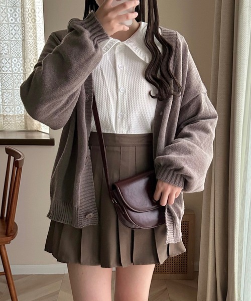 Cham.(チャム)の「着回しビッグカラーブラウス(シャツ/ブラウス・レディース・ホワイト/ベージュ/ライトグリーン/ライトブルー/イエロー/レッド/ブラック/パープル・FREE)」の13枚目の写真