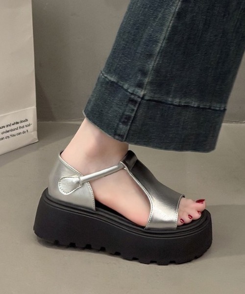 yuue' ( wear )(ユーイ)の「アンクルストラップコンフォート厚底サンダル(サンダル・レディース・ブラック/シルバー・24.5cm/23.5cm)」の19枚目の写真