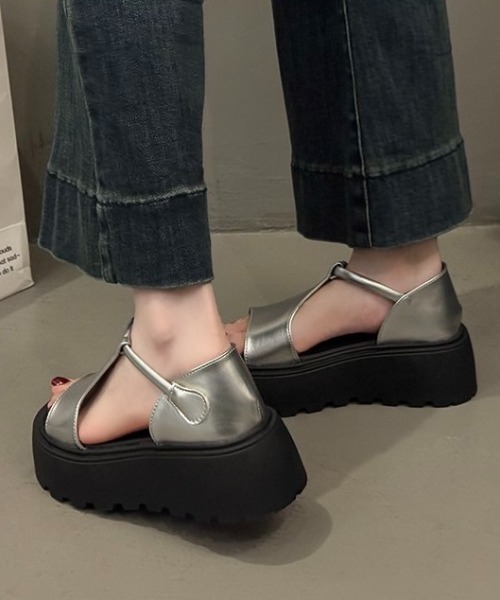 yuue' ( wear )(ユーイ)の「アンクルストラップコンフォート厚底サンダル(サンダル・レディース・ブラック/シルバー・24.5cm/23.5cm)」の20枚目の写真