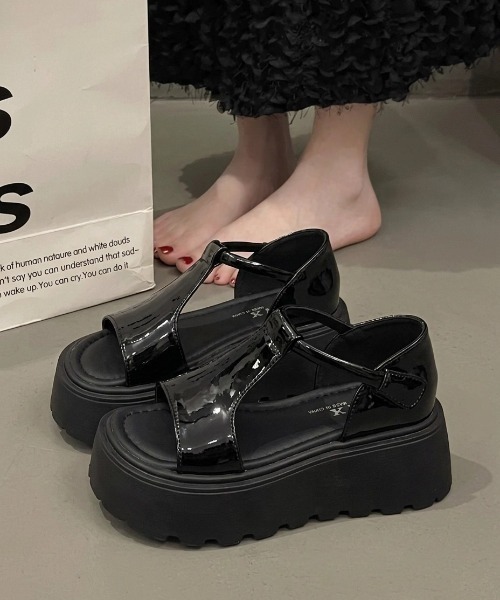 yuue' ( wear )(ユーイ)の「アンクルストラップコンフォート厚底サンダル(サンダル・レディース・ブラック/シルバー・24.5cm/23.5cm)」の5枚目の写真
