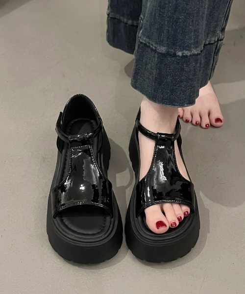 yuue' ( wear )(ユーイ)の「アンクルストラップコンフォート厚底サンダル(サンダル・レディース・ブラック/シルバー・24.5cm/23.5cm)」の8枚目の写真