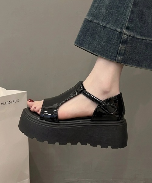 yuue' ( wear )(ユーイ)の「アンクルストラップコンフォート厚底サンダル(サンダル・レディース・ブラック/シルバー・24.5cm/23.5cm)」の9枚目の写真