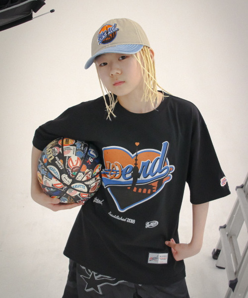 WEIRDWORLD（ウィアード ワールド）の「ハートタワーTシャツブラック（Tシャツ/カットソー・レディース・その他・X-LARGE/LARGE/MEDIUM）」の2枚目の写真